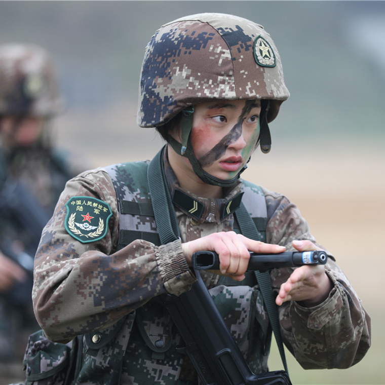 新春走軍營(yíng)丨女特種兵小分隊(duì)訓(xùn)練竟如此亮眼！