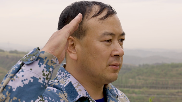 “建”功為民“書(shū)”寫(xiě)奉獻(xiàn)，好一個(gè)不辱使命的“兵干部”