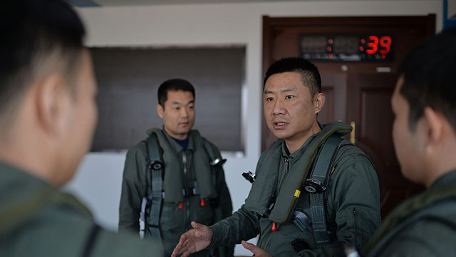 我駕威龍 飛向未來：探訪空軍大校旅長李凌飛行心路！