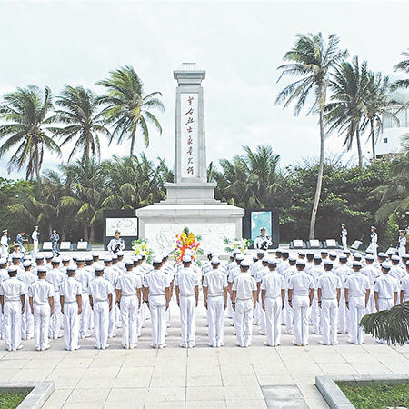 清明節(jié)，全軍官兵通過(guò)多種形式祭奠緬懷革命先烈