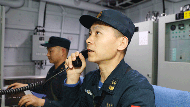 了不起的中國(guó)軍人丨董國(guó)峰：登上了更先進(jìn)的戰(zhàn)艦，就得挑戰(zhàn)更先進(jìn)的專業(yè)